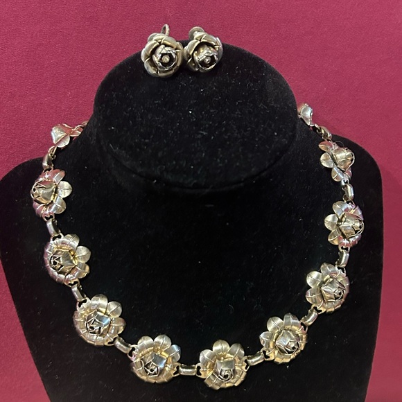 3-D Silver Metal Rose Flower Link Choker NECKLACE EARRINGS SET - Picture 1 of 11